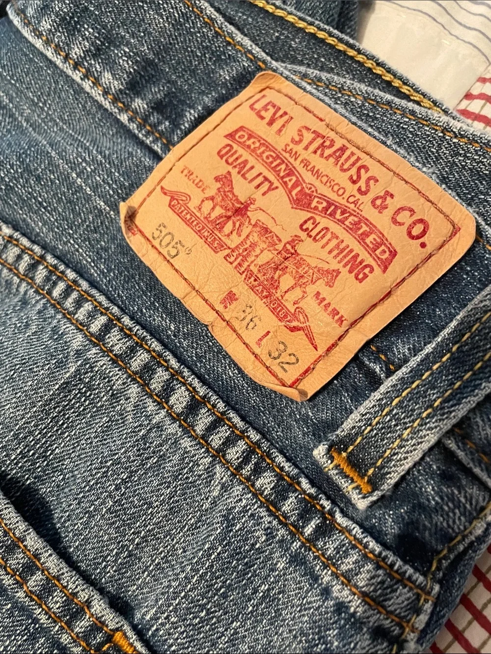 Levi’s 505 Men’s Classic 5 pocket straight leg jeans in size 36 x 32